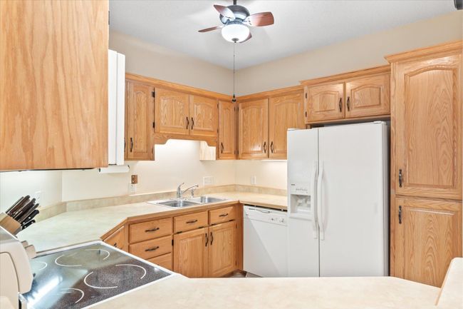 UNIT-308 - 5200 Pathways Ave, Condo with 2 bedrooms, 2 bathrooms and null parking in White Bear Lake MN | Image 8