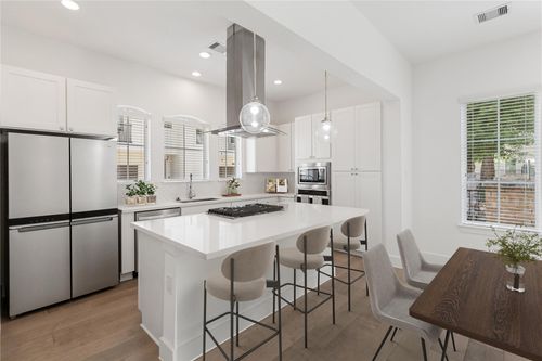 7702 Westside Villas Ln, Houston, TX, 77055-1918 | Card Image