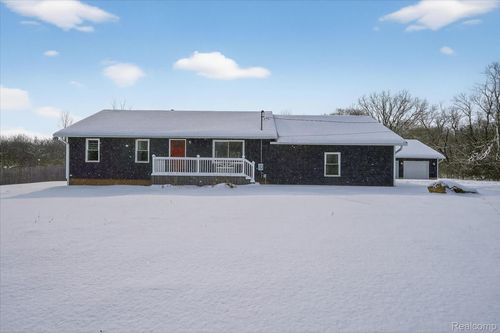 2176 E Stanley Rd, Mount Morris, MI, 48458-8804 | Card Image