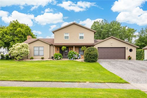 121 Brandy Brook Lane, Greece, NY, 14612 | Card Image