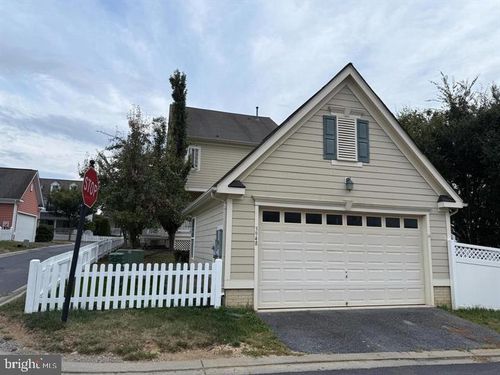 3948 Addison Woods Rd, FREDERICK, MD, 21704-7904 | Card Image