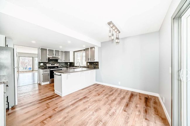 11 Cedargrove Way Sw, House other with 4 bedrooms, 3 bathrooms and 2 parking in Calgary AB | Image 15