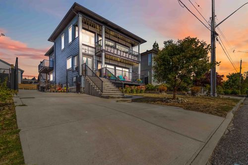 2237 Dublin St, New Westminster, BC, V3M3B2 | Card Image