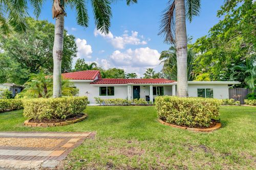 2633 Ne 3rd Ave, Wilton Manors, FL, 33334-2001 | Card Image