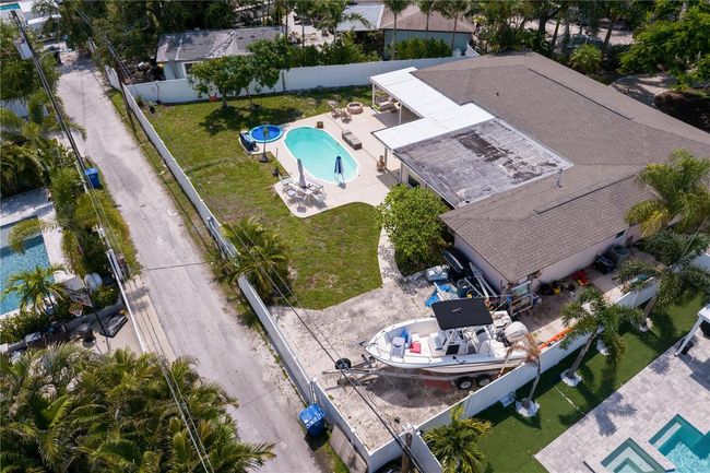 843 37 Th Ave Ne, House other with 3 bedrooms, 2 bathrooms and null parking in ST PETERSBURG FL | Image 9