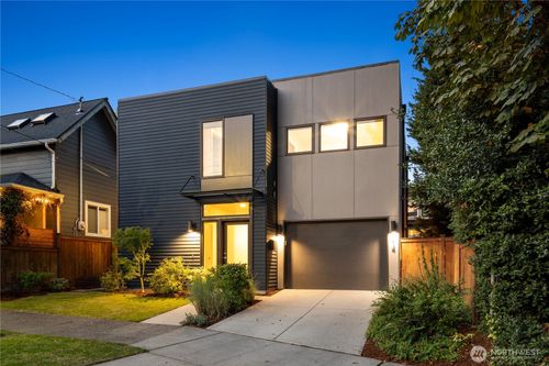 714 28th Ave S, Seattle, WA, 98144-3102 | Card Image
