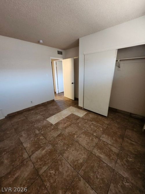 3-2321 Ellis St, North Las Vegas, NV, 89030-8812 | Card Image
