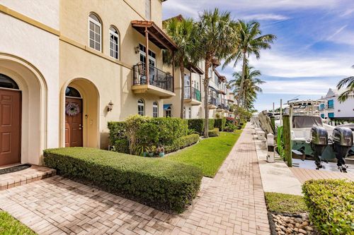 820 Virginia Garden Dr, Boynton Beach, FL, 33435-6406 | Card Image
