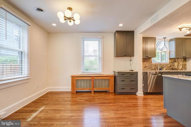 8114 Old Georgetown Rd, House other with 5 bedrooms, 3 bathrooms and null parking in BETHESDA MD | Image 8
