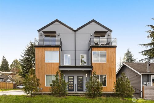 1405 N 103rd St, Seattle, WA, 98133-9406 | Card Image