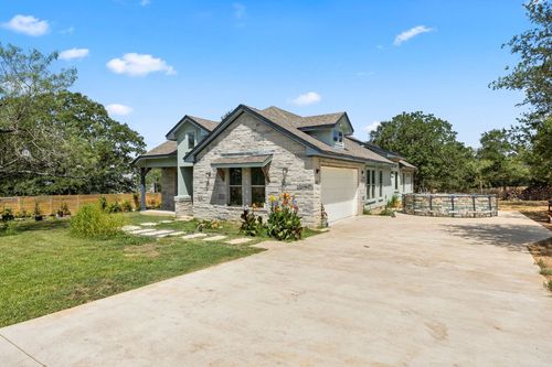 390 Riddle Rd, Cedar Creek, TX, 78612-3373 | Card Image