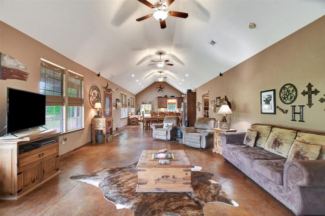 9832 Hawaii Ln, Home with 2 bedrooms, 1 bathrooms and null parking in Midway TX | Image 8