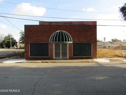 209 French St, New Iberia, LA, 70560-3877 | Card Image