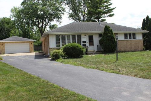 15W425 Victory Pkwy, Elmhurst, IL, 60126-1309 | Card Image