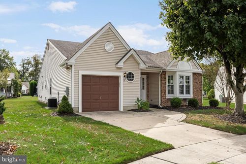 15 Pecan Ct, MOUNT LAUREL, NJ, 08054-6925 | Card Image