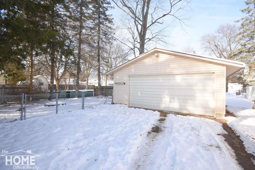 1320 W King St, Owosso, MI, 48867-2152 | Card Image