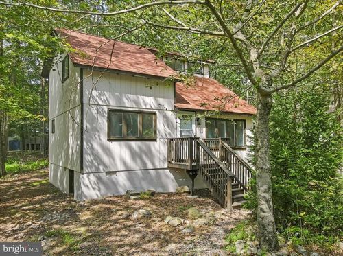 223 Wyalusing Dr, POCONO LAKE, PA, 18347-8141 | Card Image