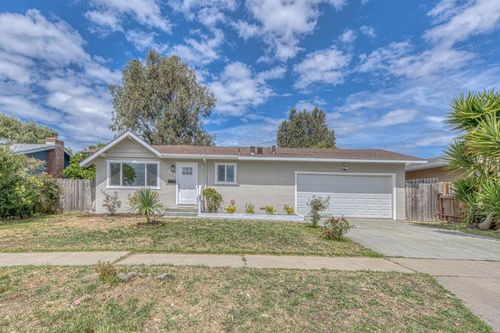 344 Pueblo Dr, Salinas, CA, 93906-2722 | Card Image