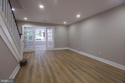 225 Wright Ave, DARBY, PA, 19023-2328 | Card Image