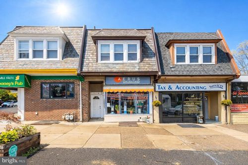 447 W Chester Pike, HAVERTOWN, PA, 19083-4504 | Card Image