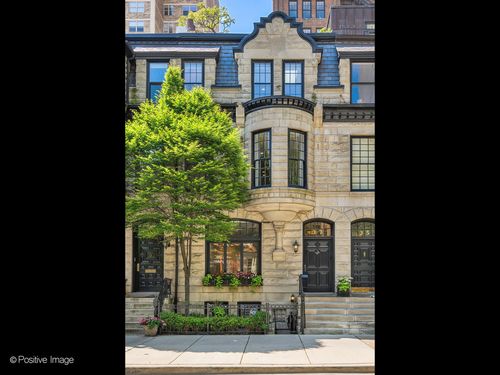 37 E Elm St, CHICAGO, IL, 60611-1015 | Card Image