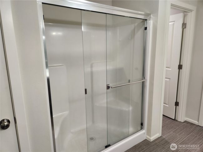 Large Master Bath Shower | Image 15