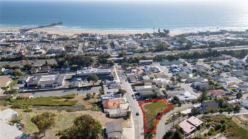 581 Wadsworth Ave, Pismo Beach, CA, 93449 | Card Image