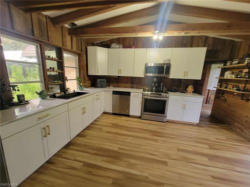 3570 Williamson Rd, FORT MYERS, FL, 33905-6206 | Card Image