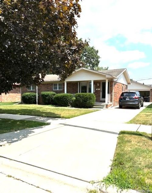 12177 Agnes St, Southgate, MI, 48195-1746 | Card Image