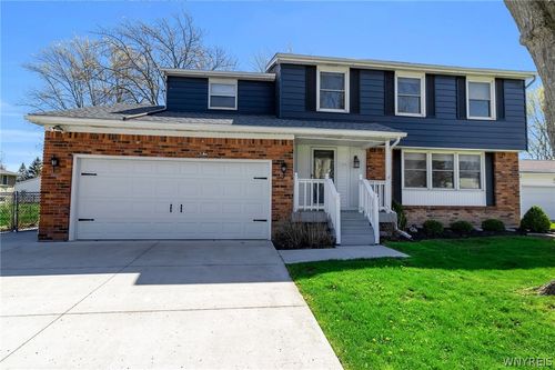 124 Park Lane Cir, Lockport, NY, 14094-4749 | Card Image