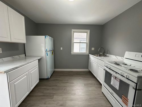 2-197 N Hamilton St, Poughkeepsie, NY, 12601-2017 | Card Image