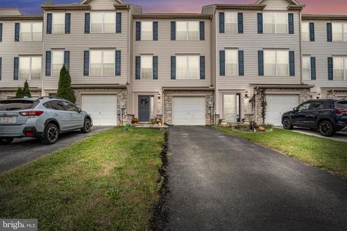 304 Mesa Ln, YORK, PA, 17408-6294 | Card Image