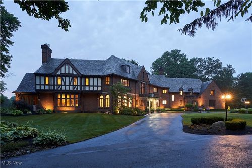 47 S Wheaton Rd, Akron, OH, 44313-4468 | Card Image