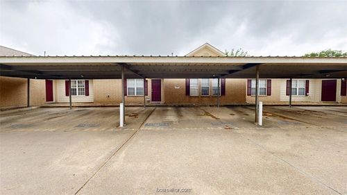 609 Townplace Dr, College Station, TX, 77840-8206 | Card Image