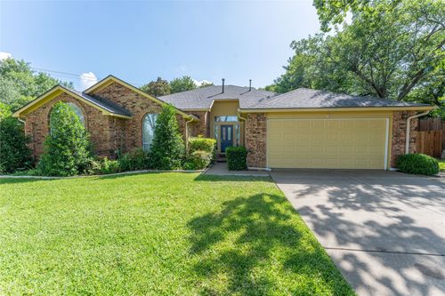 2713 Willowood Dr, Grapevine, TX, 76051-6081 | Card Image