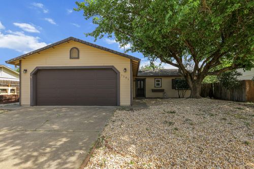 3985 Cirrus St, Redding, CA, 96002-3347 | Card Image