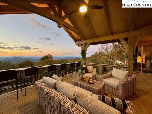 127 Raven Rd, Beech Mountain, NC, 28604-8171 | Card Image