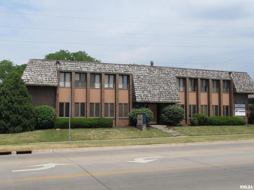 2500 18th St, Bettendorf, IA, 52722-0301 | Card Image