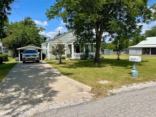 407 Baylor St, Nocona, TX, 76255-2011 | Card Image