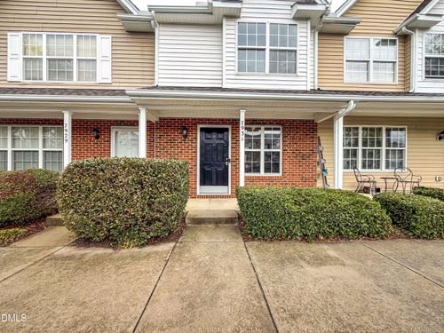 7931 Averette Hill Dr, Raleigh, NC, 27616-5560 | Card Image