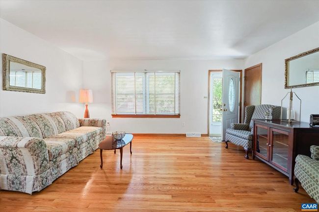 1321 E Main St, House other with 3 bedrooms, 1 bathrooms and null parking in WAYNESBORO VA | Image 8