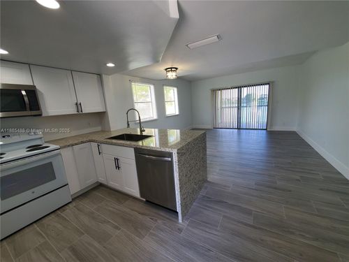 apt-210-5200 Nw 31st Ave, FORT LAUDERDALE, FL, 33309-2557 | Card Image