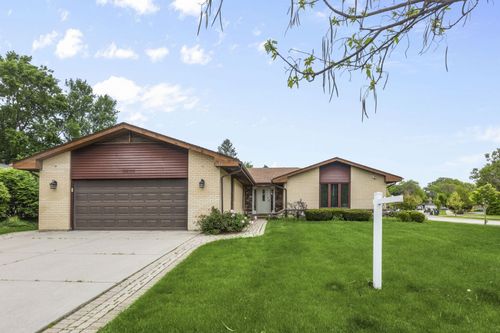 2653 N Bradford Dr, Arlington Heights, IL, 60004-2666 | Card Image