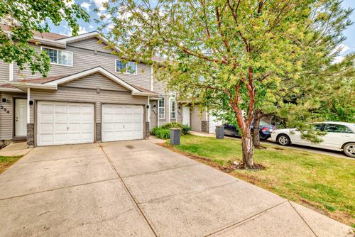 252 Shawinigan Dr Sw, Calgary, AB, T2Y3B4 | Card Image