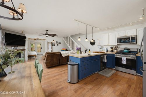 22-16621 Rivers Edge Ln, Eagle River, AK, 99577-8068 | Card Image