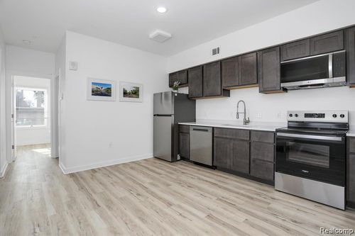 4-799 E Grand Blvd, Detroit, MI, 48207-2559 | Card Image