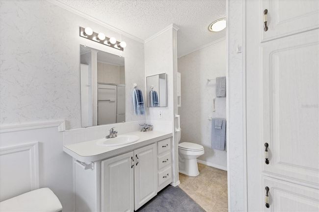 Primary Bathroom | Image 17