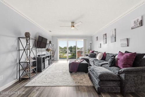 324-3030 Breckenridge Ln, Louisville, KY, 40220-2181 | Card Image