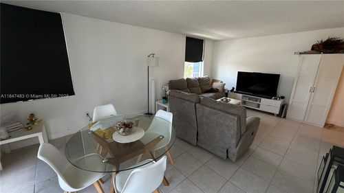 apt-3g-16565 Ne 26th Ave, North Miami Beach, FL, 33160-4035 | Card Image