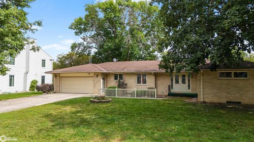 149 Parkridge Dr, Mason City, IA, 50401-1623 | Card Image